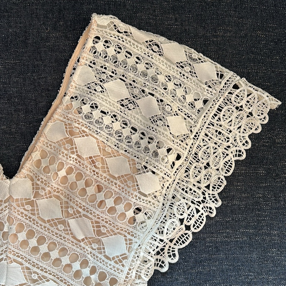 Brand: Soieblu
Size M
Lace dress with nude underlay. - Picture 5 of 6